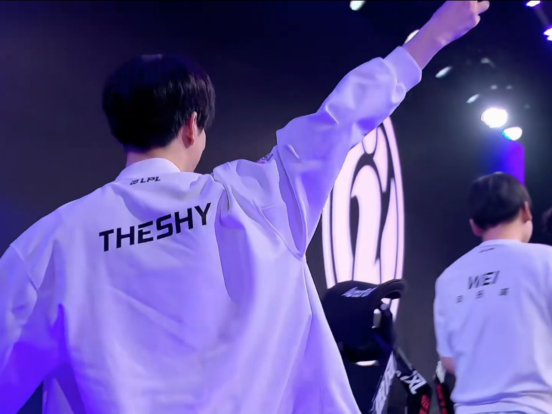 LOL官推告别Bjergsen：感谢你给我留下那段难以置信的回忆！